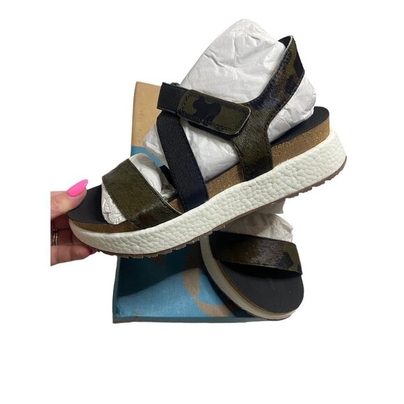 NWB OTBT Sierra Wedge Comfort Sandals in color Mud-sz 6.5 - Picture 5 of 6